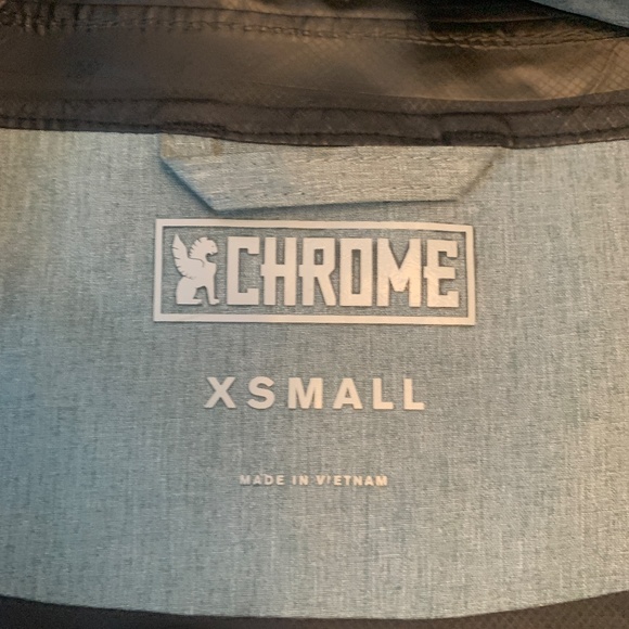 Chrome Industries Storm Signal women's bike jacket - Picture 5 of 9